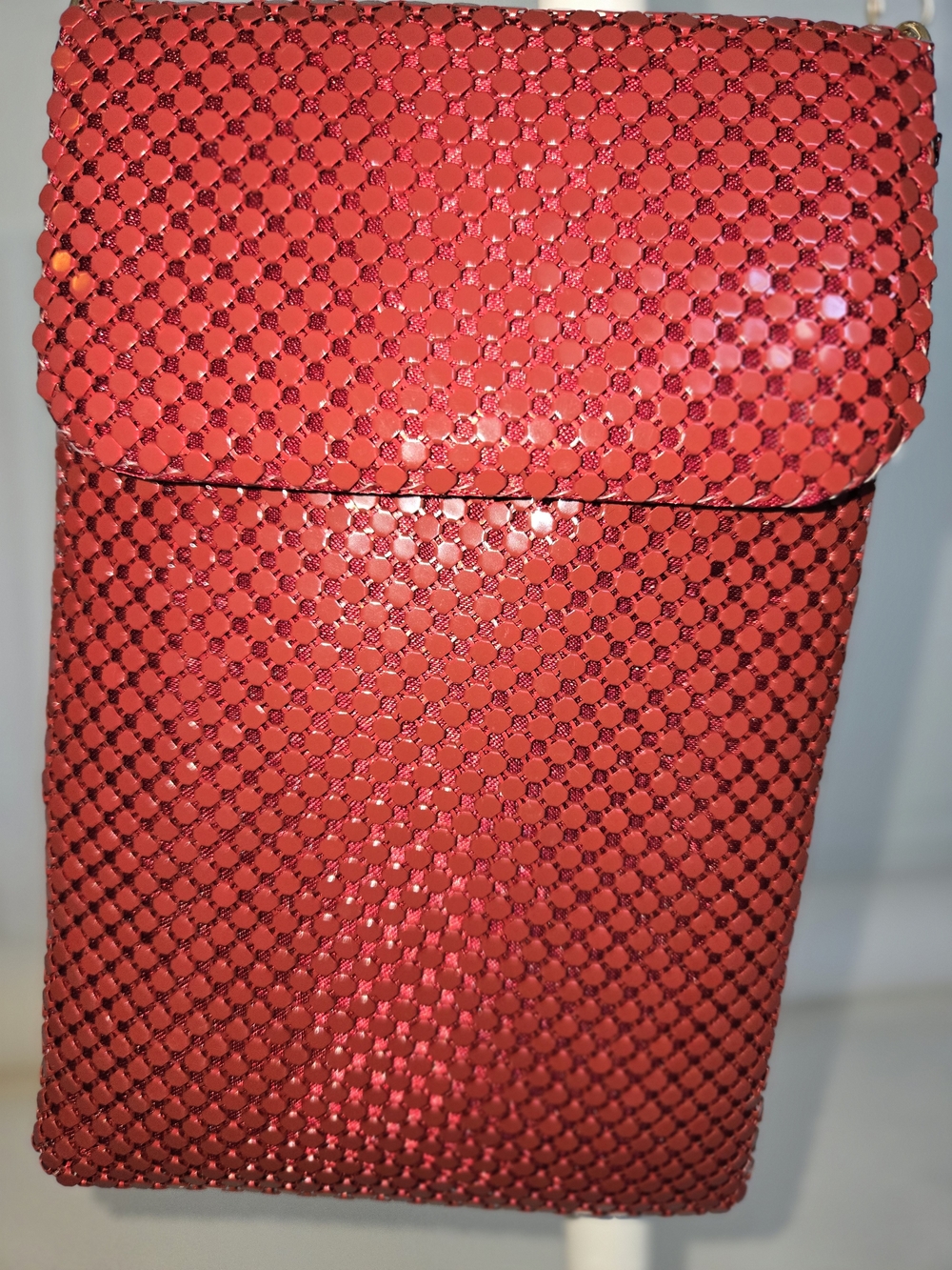 Woman's Red Crystal Mesh Crossbody Bag with Gold Chain Shoulder Strap Phone Bag - Picture 2 of 9